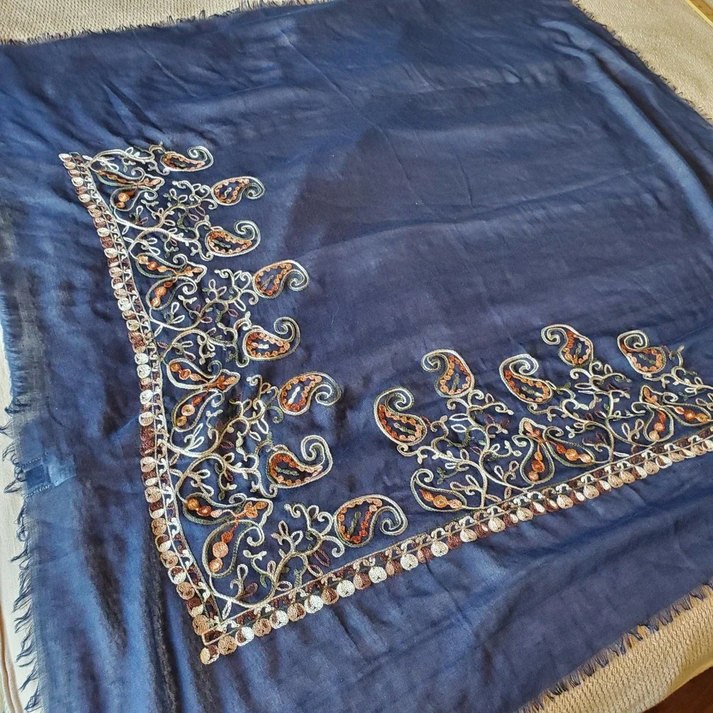 Lot of 4 Womens Scarves Navy Blue Black Gold Floral Paisley Baroque Geometric